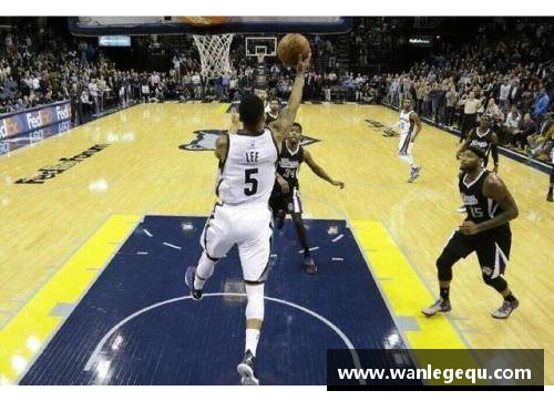 火狐电竞0.4秒绝杀!费舍尔助湖人逆转战胜马刺,成NBA经典时刻